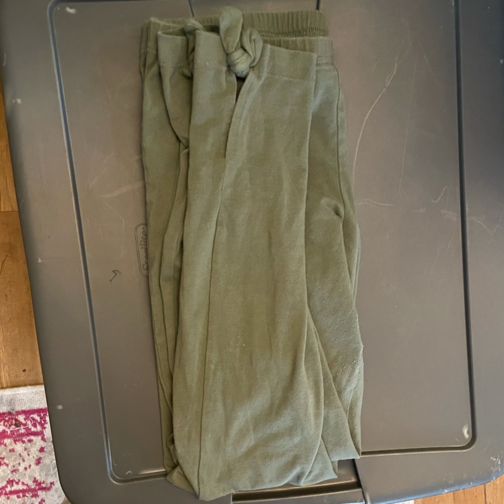 Old Navy army green leggings